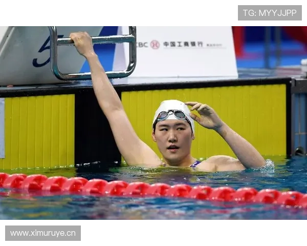 叶诗文训练完直接去奢侈品店刷卡，这反差谁懂